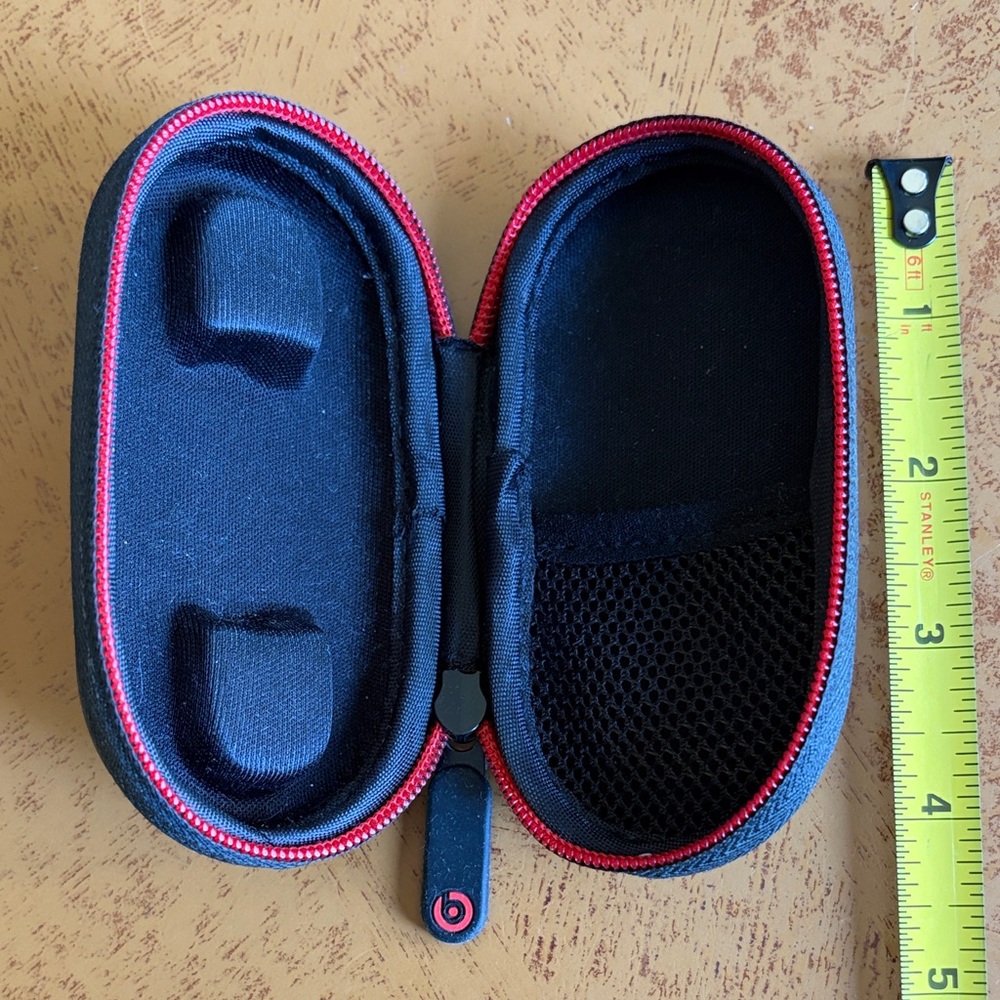 Beats by Dre Tour In-Ear Headphone Hard Zip Case Black and Red
